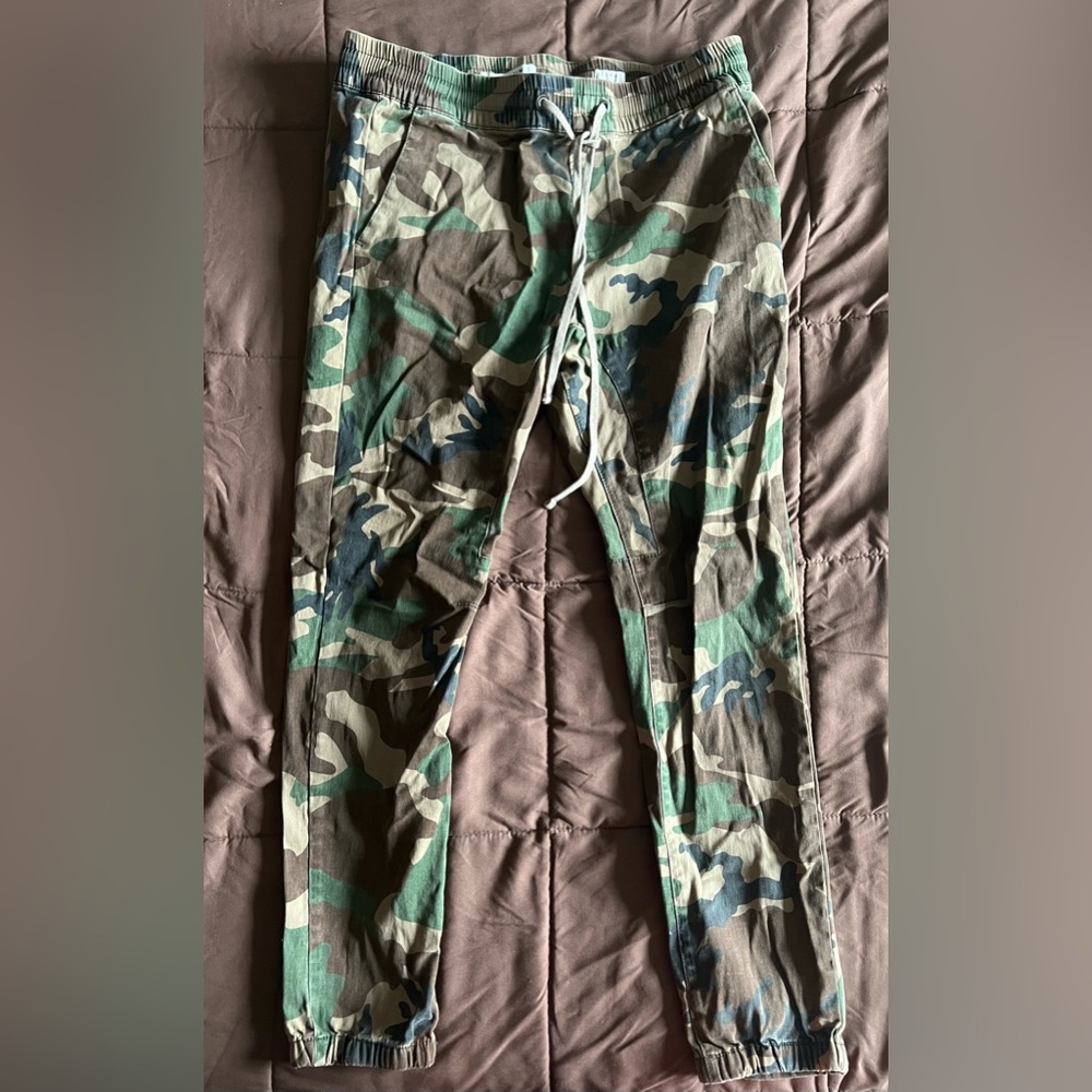 Pacsun camo joggers